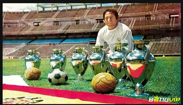 Huyền thoại Gento - cầu thủ xuất sắc nhất Real Madrid là người đoạt nhiều cúp C1 nhất lịch sử
