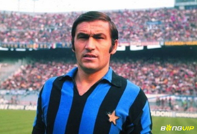 Tarcisio Burgnich được biết đến với tốc độ và sức mạnh tốt nhất Inter Milan