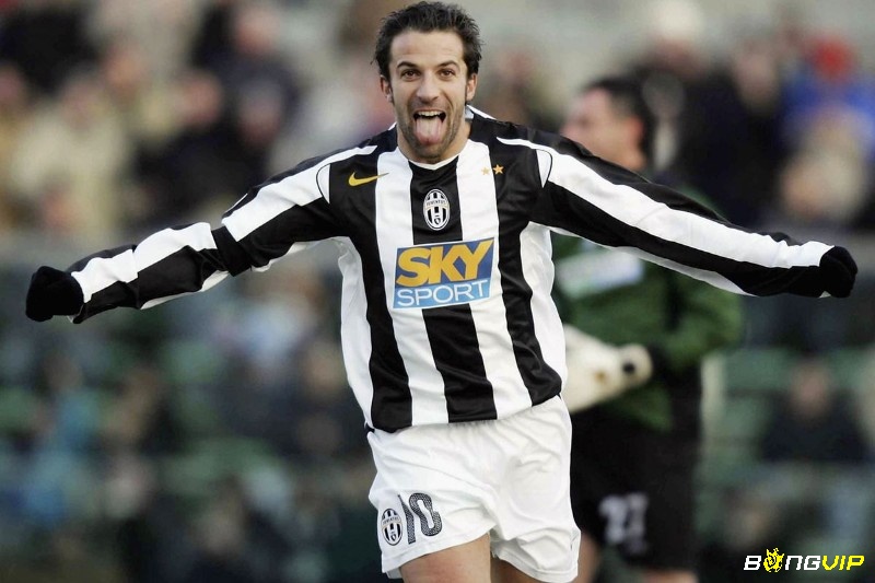 Del Piero ban đầu chơi ở đội bóng phụ của Juventus và nhanh chóng được điều lên chơi ở đội chính