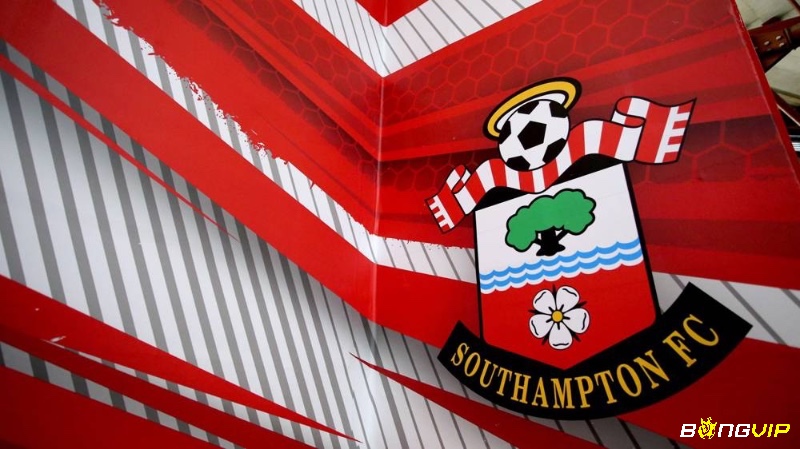Southampton là câu lạc bộ bóng đá nổi bật và thành công của Anh