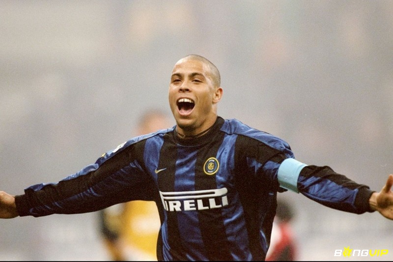  Ronaldo de Limauôn là một biểu tượng và là tiền đạo hay nhất Inter Milan